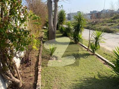 ڈی-13/3 ڈی ۔ 13,اسلام آباد میں 1 کنال رہائشی پلاٹ 2.85 کروڑ میں برائے فروخت۔