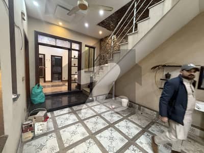 الحفیظ گارڈن جی ٹی روڈ,لاہور میں 3 کمروں کا 5 مرلہ مکان 71.0 ہزار میں کرایہ پر دستیاب ہے۔