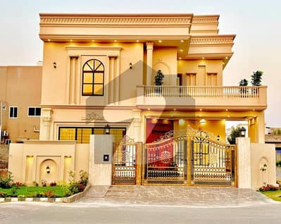 سٹی ہاؤسنگ سوسائٹی گوجرانوالہ میں 6 کمروں کا 11 مرلہ مکان 5.8 کروڑ میں برائے فروخت۔