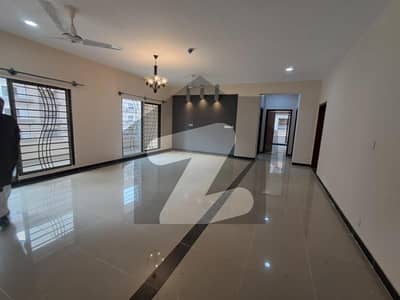 BRAND NEW BEAUTIIIFULL WESTOPEN CORNOR 4 BED DD FLAT FOR SALE