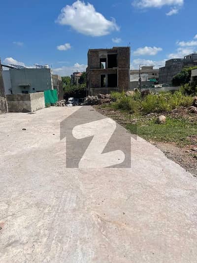 بنی گالہ اسلام آباد میں 10 مرلہ رہائشی پلاٹ 1.25 کروڑ میں برائے فروخت۔