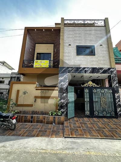 ایڈن بولیوارڈ ہاؤسنگ سکیم کالج روڈ,لاہور میں 6 کمروں کا 5 مرلہ مکان 2.63 کروڑ میں برائے فروخت۔