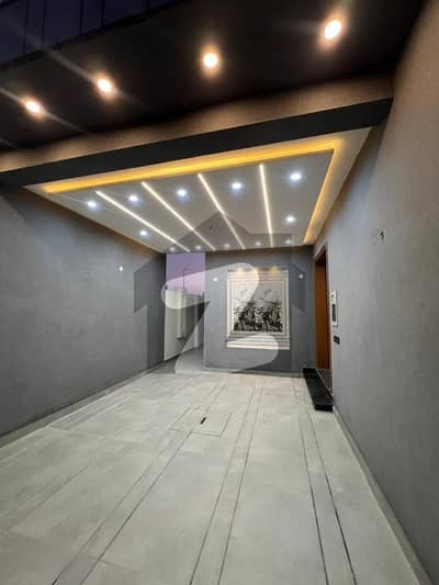 ڈی ایچ اے فیز 1 ۔ سیکٹر بی1 ڈی ایچ اے فیز 1,ڈی ایچ اے ڈیفینس,ملتان میں 5 کمروں کا 10 مرلہ مکان 3.2 کروڑ میں برائے فروخت۔