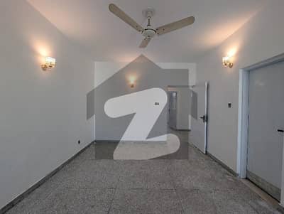 10-Marla 3-Bedroom'S Apartment Available For Sale In Askari-2 Lahore.