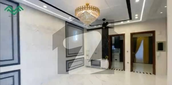 5 MARLA BRAND NEW BEAUTIFUL HOUSE AVAILABLE FOR RENT PRIME LOCATION OF BAHRIA TOWN LAHORE