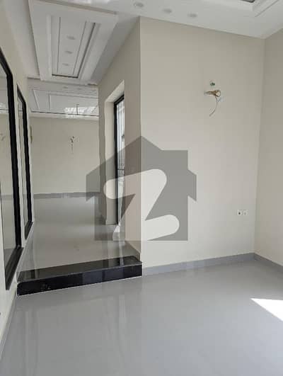 بش ایگزیکٹو ولاز ملتان میں 2 کمروں کا 2 مرلہ فلیٹ 1.0 کروڑ میں برائے فروخت۔