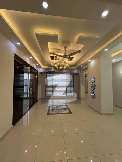 4 Bedroom Luxury Apartment For Rent Lucky One Mall & Apartments West Open UBL Facing Furnished Option Available