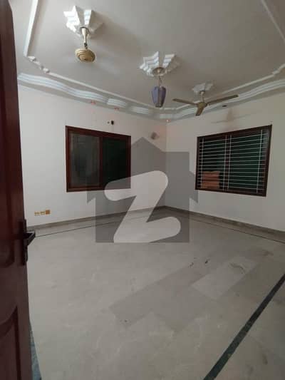 Ideally Located Lower Portion Of 400 Square Yards Is Available For rent In Karachi