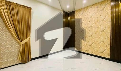 بحریہ ٹاؤن سیکٹر سی بحریہ ٹاؤن,لاہور میں 3 کمروں کا 10 مرلہ بالائی پورشن 70.0 ہزار میں کرایہ پر دستیاب ہے۔