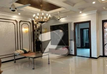 بحریہ ٹاؤن سیکٹر سی بحریہ ٹاؤن,لاہور میں 4 کمروں کا 1 کنال بالائی پورشن 1.4 لاکھ میں کرایہ پر دستیاب ہے۔