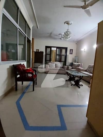 جوہر ٹاؤن لاہور میں 3 کمروں کا 10 مرلہ زیریں پورشن 90.0 ہزار میں کرایہ پر دستیاب ہے۔