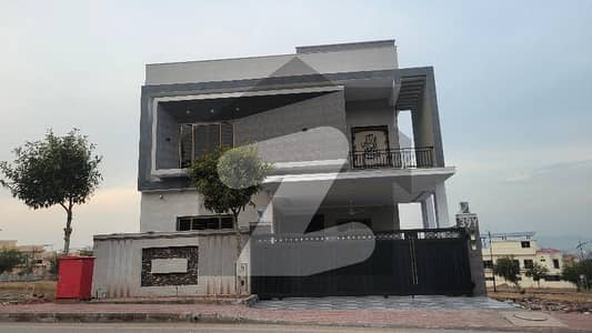 10 Marla Corner 2 House For Rent Available