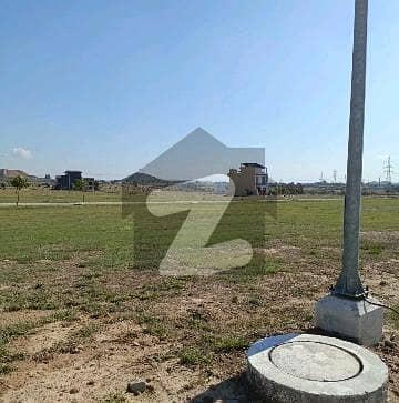 ڈی ۔ 12/2 ڈی ۔ 12,اسلام آباد میں 1 کنال رہائشی پلاٹ 10.6 کروڑ میں برائے فروخت۔