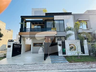 10 MARLA BEAUTIFUL HOUSE FOR SALE IN GULBAHAR BLOCK SECTOR C BAHRIA TOWN LAHORE