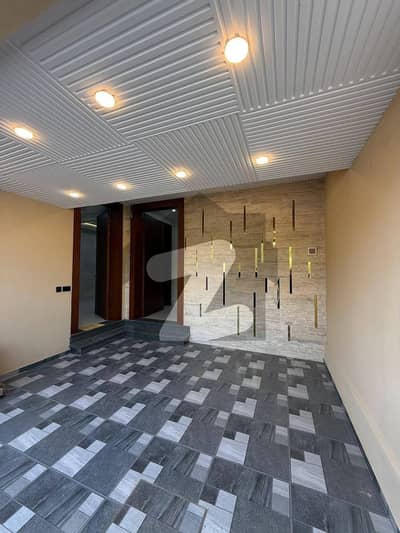 بحریہ ٹاؤن فیز 8 ۔ علی بلاک بحریہ ٹاؤن فیز 8 ۔ سفاری ویلی,بحریہ ٹاؤن فیز 8,بحریہ ٹاؤن راولپنڈی,راولپنڈی میں 3 کمروں کا 5 مرلہ مکان 68.0 ہزار میں کرایہ پر دستیاب ہے۔