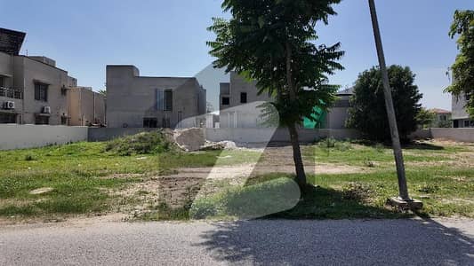 ڈی ایچ اے فیز 6 - بلاک ڈی فیز 6,ڈیفنس (ڈی ایچ اے),لاہور میں 1 کنال رہائشی پلاٹ 6.25 کروڑ میں برائے فروخت۔