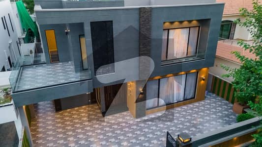 1-Kanal Furnished house with Basement and Swimming Pool available for Sale