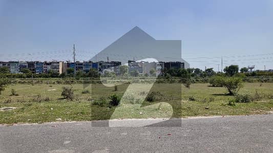 ڈی ایچ اے فیز 8 - بلاک ایکس فیز 8,ڈیفنس (ڈی ایچ اے),لاہور میں 1 کنال رہائشی پلاٹ 3.5 کروڑ میں برائے فروخت۔