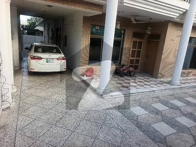 جی ۔ 11 اسلام آباد میں 3 کمروں کا 1 کنال زیریں پورشن 1.5 لاکھ میں کرایہ پر دستیاب ہے۔