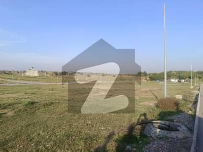 10 Marla plot available for sale