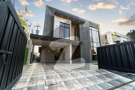 ڈی ایچ اے فیز 6 - بلاک سی فیز 6,ڈیفنس (ڈی ایچ اے),لاہور میں 5 کمروں کا 1 کنال مکان 8.65 کروڑ میں برائے فروخت۔