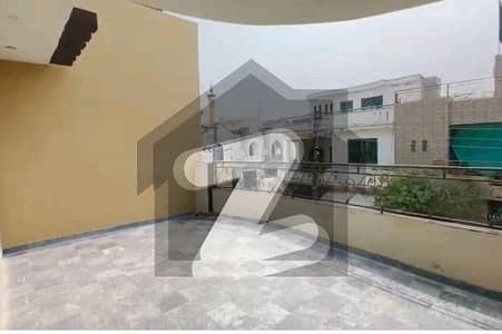 جوہر ٹاؤن فیز 2 جوہر ٹاؤن,لاہور میں 7 کمروں کا 10 مرلہ مکان 4.6 کروڑ میں برائے فروخت۔