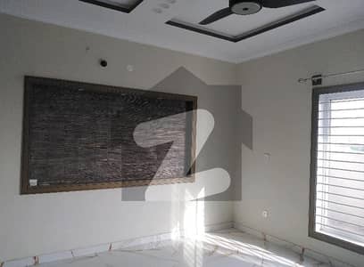 بحریہ ٹاؤن فیز 8 بحریہ ٹاؤن راولپنڈی,راولپنڈی میں 5 کمروں کا 10 مرلہ مکان 1.4 لاکھ میں کرایہ پر دستیاب ہے۔