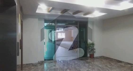 عسکری 10 - سیکٹر ایف عسکری 10,عسکری,لاہور میں 3 کمروں کا 10 مرلہ فلیٹ 3.6 کروڑ میں برائے فروخت۔