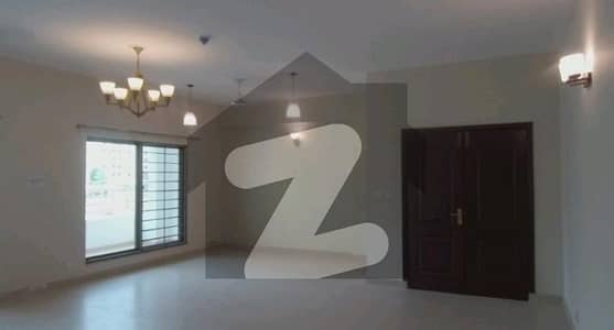 عسکری 10 - سیکٹر ایف عسکری 10,عسکری,لاہور میں 3 کمروں کا 10 مرلہ فلیٹ 3.55 کروڑ میں برائے فروخت۔