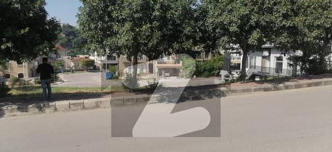 بحریہ انٹلیکچول ویلج بحریہ ٹاؤن راولپنڈی,راولپنڈی میں 1 کنال رہائشی پلاٹ 4.5 کروڑ میں برائے فروخت۔