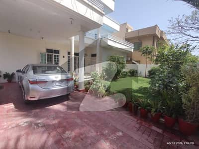 West Open Maintained House Available For Sale In Just 12.60 Crore