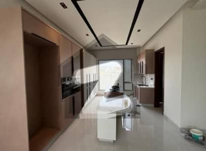 بحریہ ٹاؤن - پریسنٹ 4 بحریہ ٹاؤن کراچی,کراچی میں 6 کمروں کا 1 کنال مکان 5.0 کروڑ میں برائے فروخت۔