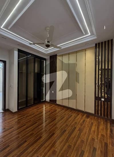 10 marla House Available For sale In Bahria Greens - Overseas Enclave