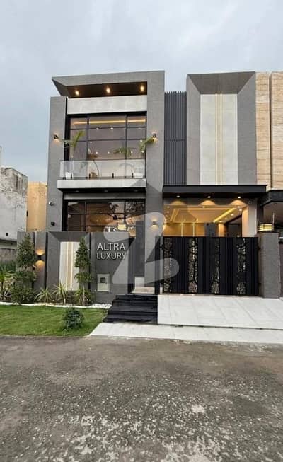 ڈی ایچ اے فیز 7 ڈیفنس (ڈی ایچ اے),لاہور میں 3 کمروں کا 5 مرلہ مکان 2.7 کروڑ میں برائے فروخت۔