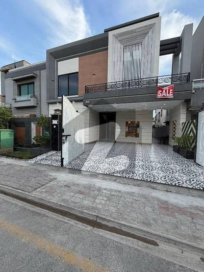 بحریہ آرچرڈ لاہور میں 5 کمروں کا 10 مرلہ مکان 3.4 کروڑ میں برائے فروخت۔