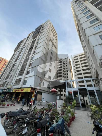 گلستانِِ جوہر ۔ بلاک 16 گلستانِ جوہر,کراچی میں 4 کمروں کا 9 مرلہ فلیٹ 3.6 کروڑ میں برائے فروخت۔