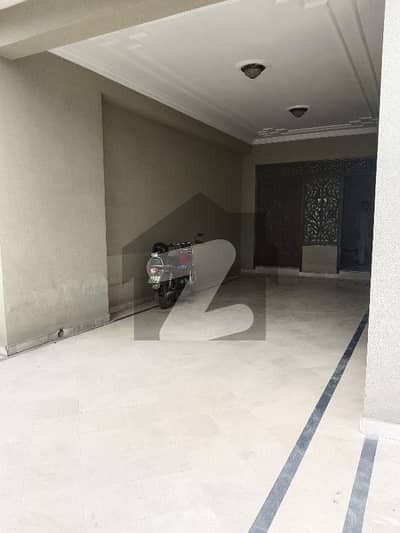 ایف ۔ 11/2 ایف ۔ 11,اسلام آباد میں 6 کمروں کا 1 کنال مکان 6.5 لاکھ میں کرایہ پر دستیاب ہے۔