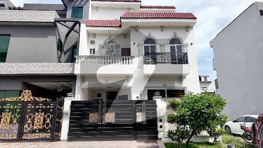 اتحاد ٹاؤن فیز ١ اتحاد ٹاؤن,رائیونڈ روڈ,لاہور میں 4 کمروں کا 5 مرلہ مکان 3.0 کروڑ میں برائے فروخت۔