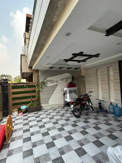 10 Marla Used House For Rent In Bahria Town Lahore