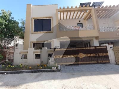 بحریہ ٹاؤن فیز 8 ۔ ابو بکر بلاک بحریہ ٹاؤن فیز 8 ۔ سفاری ویلی,بحریہ ٹاؤن فیز 8,بحریہ ٹاؤن راولپنڈی,راولپنڈی میں 5 کمروں کا 7 مرلہ مکان 2.8 کروڑ میں برائے فروخت۔