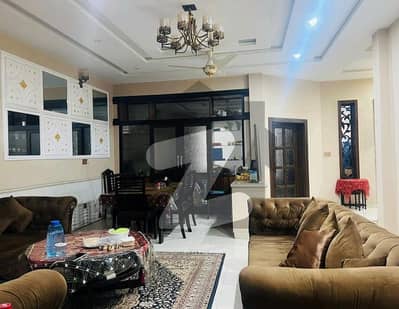 جوہر ٹاؤن فیز 1 - بلاک ایف2 جوہر ٹاؤن فیز 1,جوہر ٹاؤن,لاہور میں 5 کمروں کا 12 مرلہ مکان 4.3 کروڑ میں برائے فروخت۔