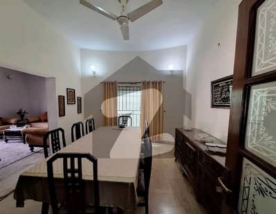 جوہر ٹاؤن فیز 1 - بلاک جی1 جوہر ٹاؤن فیز 1,جوہر ٹاؤن,لاہور میں 4 کمروں کا 12 مرلہ مکان 4.4 کروڑ میں برائے فروخت۔