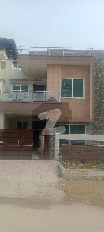 ایم پی سی ایچ ایس ۔ بلاک ایف ایم پی سی ایچ ایس ۔ ملٹی گارڈنز,بی ۔ 17,اسلام آباد میں 3 کمروں کا 5 مرلہ مکان 2.35 کروڑ میں برائے فروخت۔