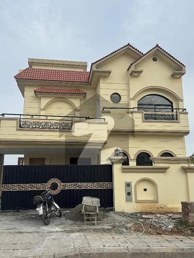 10 Marla Brand New House For Sale