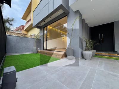 Luxury 10 Marla Designer House For Sale Overseas Block