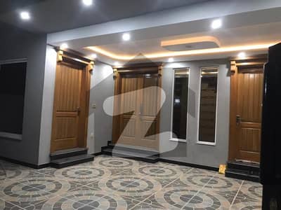 بحریہ ٹاؤن فیز 7 بحریہ ٹاؤن راولپنڈی,راولپنڈی میں 5 کمروں کا 12 مرلہ مکان 4.8 کروڑ میں برائے فروخت۔