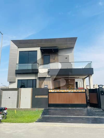 ڈی ایچ اے فیز 4 ڈیفنس (ڈی ایچ اے),لاہور میں 4 کمروں کا 10 مرلہ مکان 7.75 کروڑ میں برائے فروخت۔