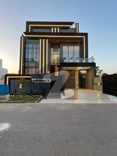 سٹی ہاؤسنگ سوسائٹی گوجرانوالہ میں 7 کمروں کا 10 مرلہ مکان 4.9 کروڑ میں برائے فروخت۔