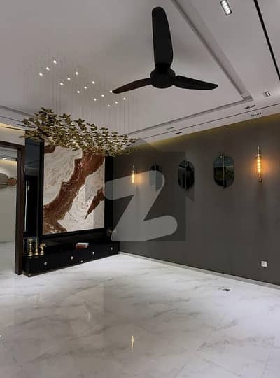 House For sale In Bahria Town Phase 8 -