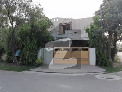 Good 8 Marla House For sale In Eden Avenue Extension